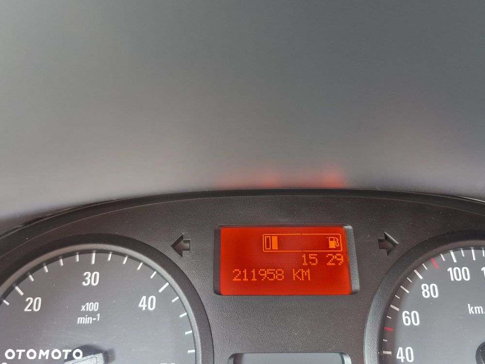 Opel Vivaro - 8