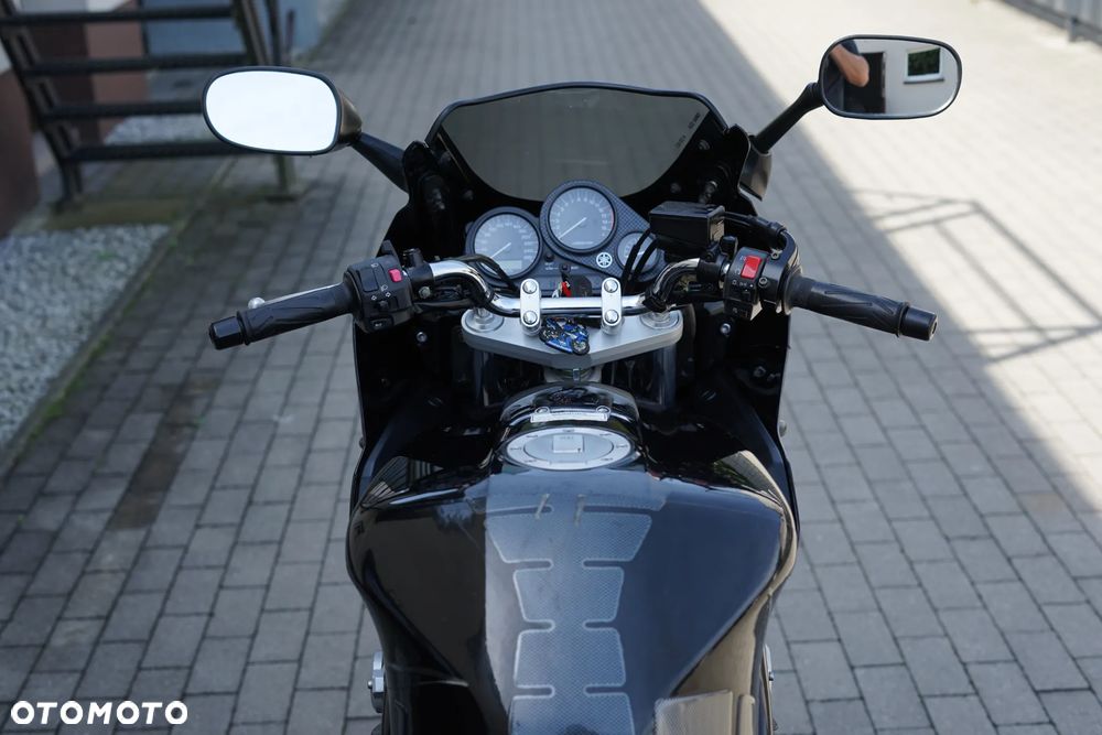 Yamaha FZS - 15