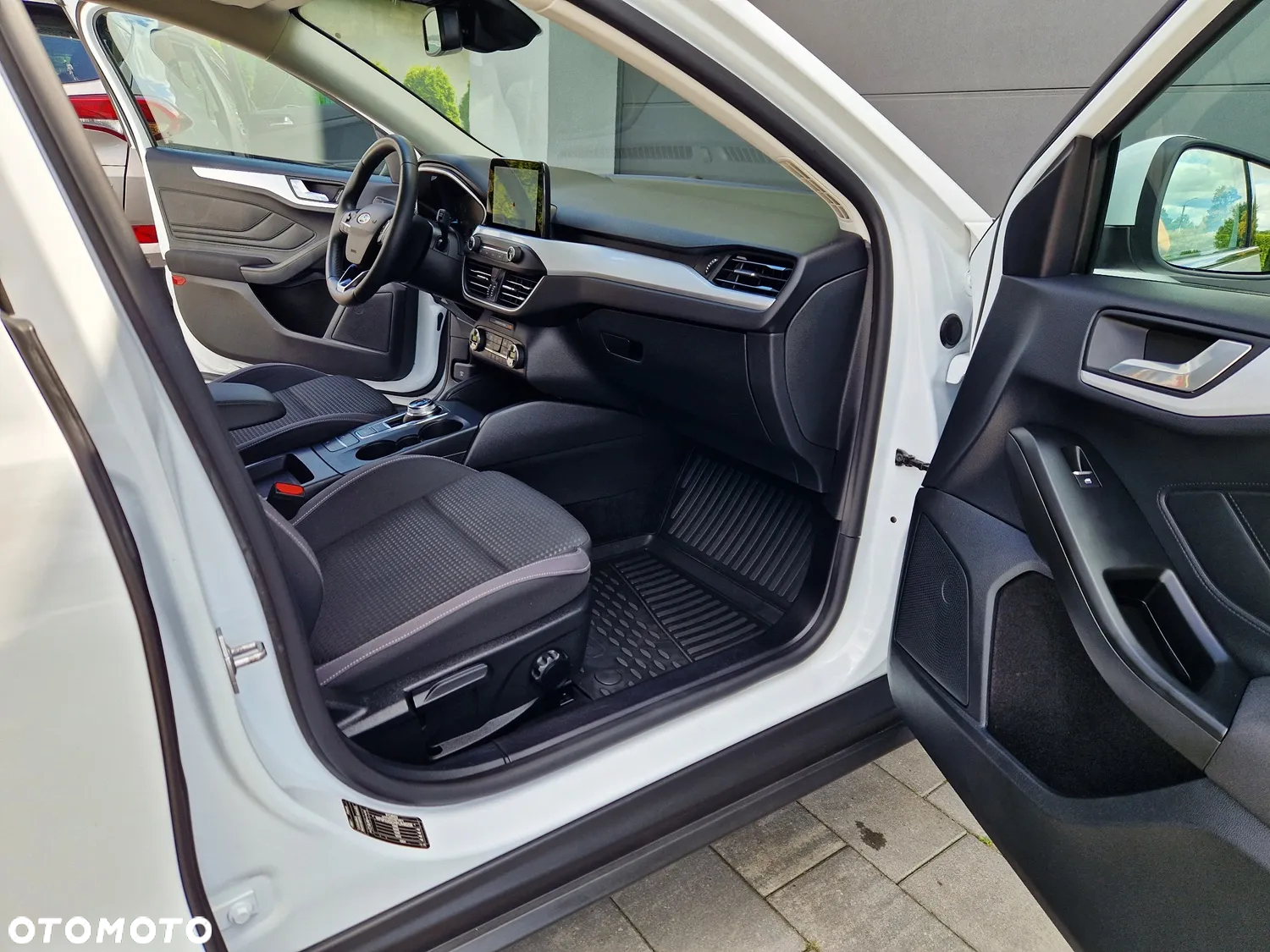 Ford Focus Turnier 1.5 EcoBlue Start-Stopp-System COOL&CONNECT DESIGN - 19