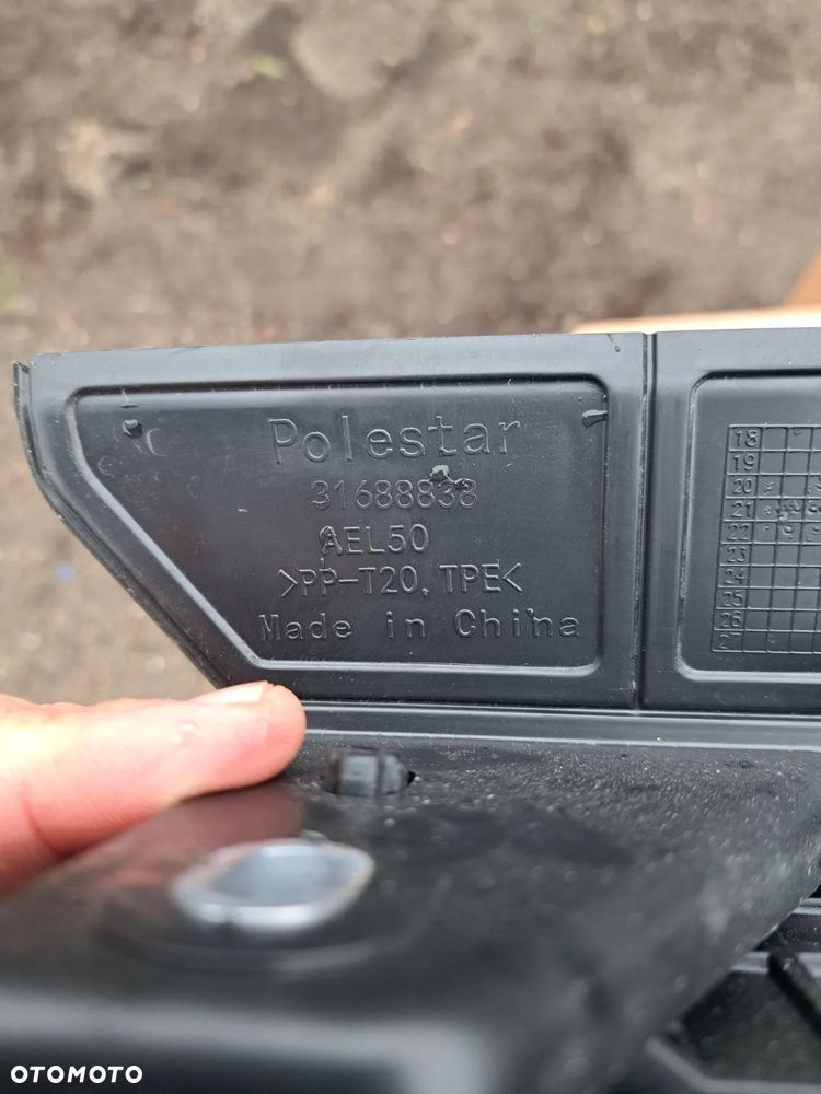 kierownica wlot powietrza Chłodnica klimatyzacji Polestar 2 II Volvo C40 31688838 32382003 31686551 Condenser Air conditioner Guide Volvo C40 Polestar 2 II - 6