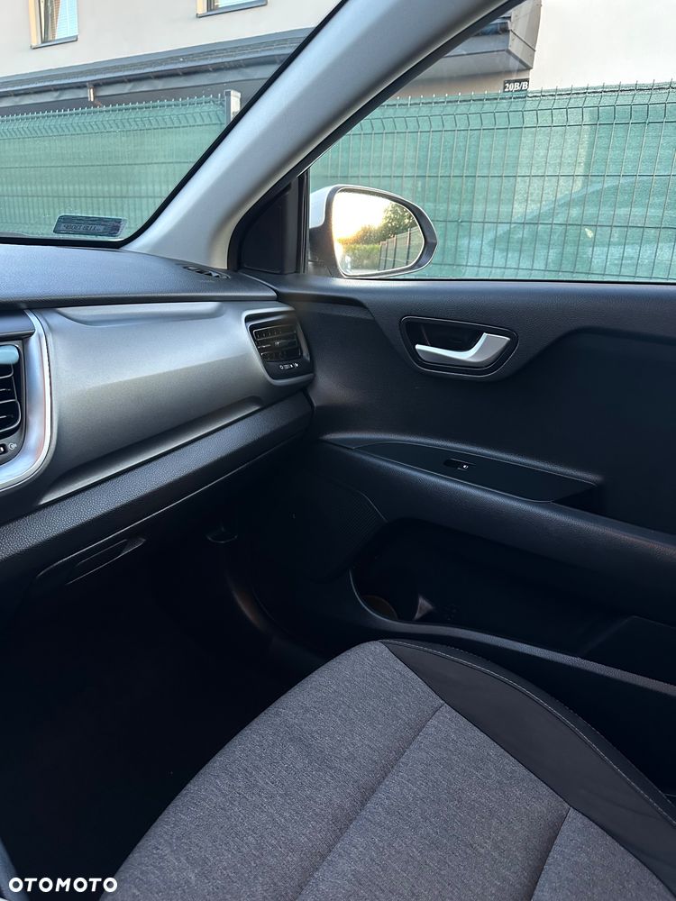 Kia Stonic 1.0 T-GDI L DCT - 11