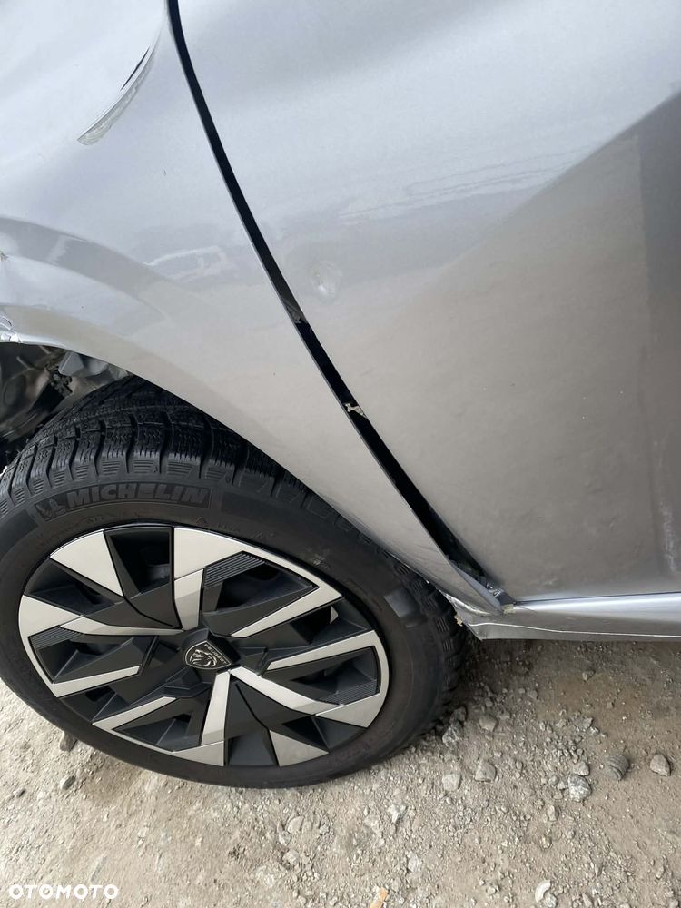 Peugeot 208 PureTech 100 Allure Pack - 32