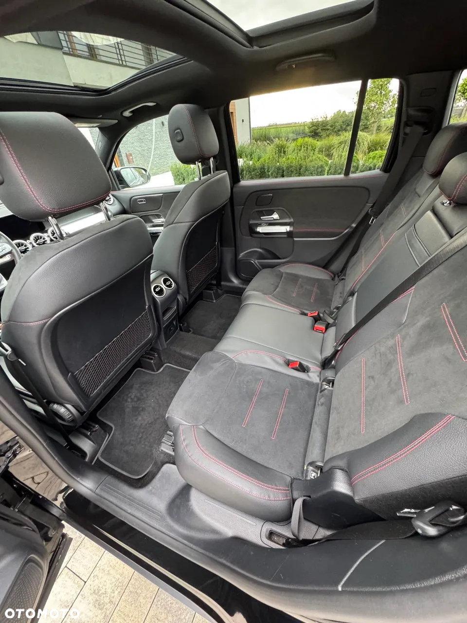 Mercedes-Benz GLB 250 4-Matic AMG Line 8G-DCT - 12