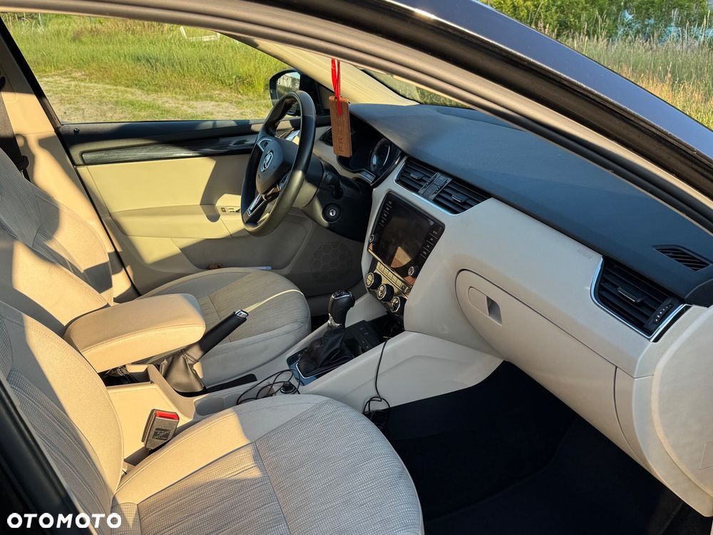 Skoda Octavia 2.0 TDI 4x4 Style DSG - 11