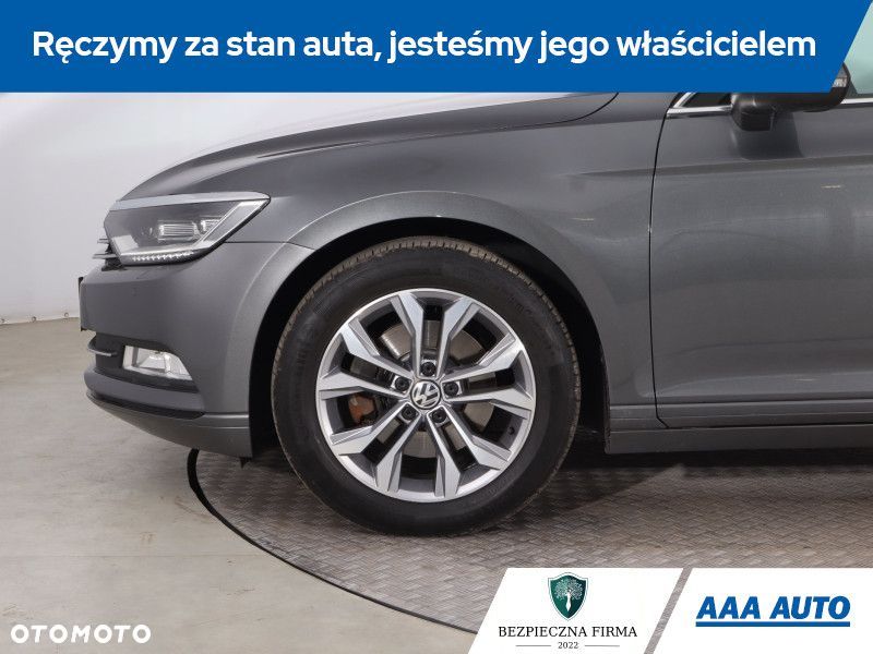 Volkswagen Passat - 17