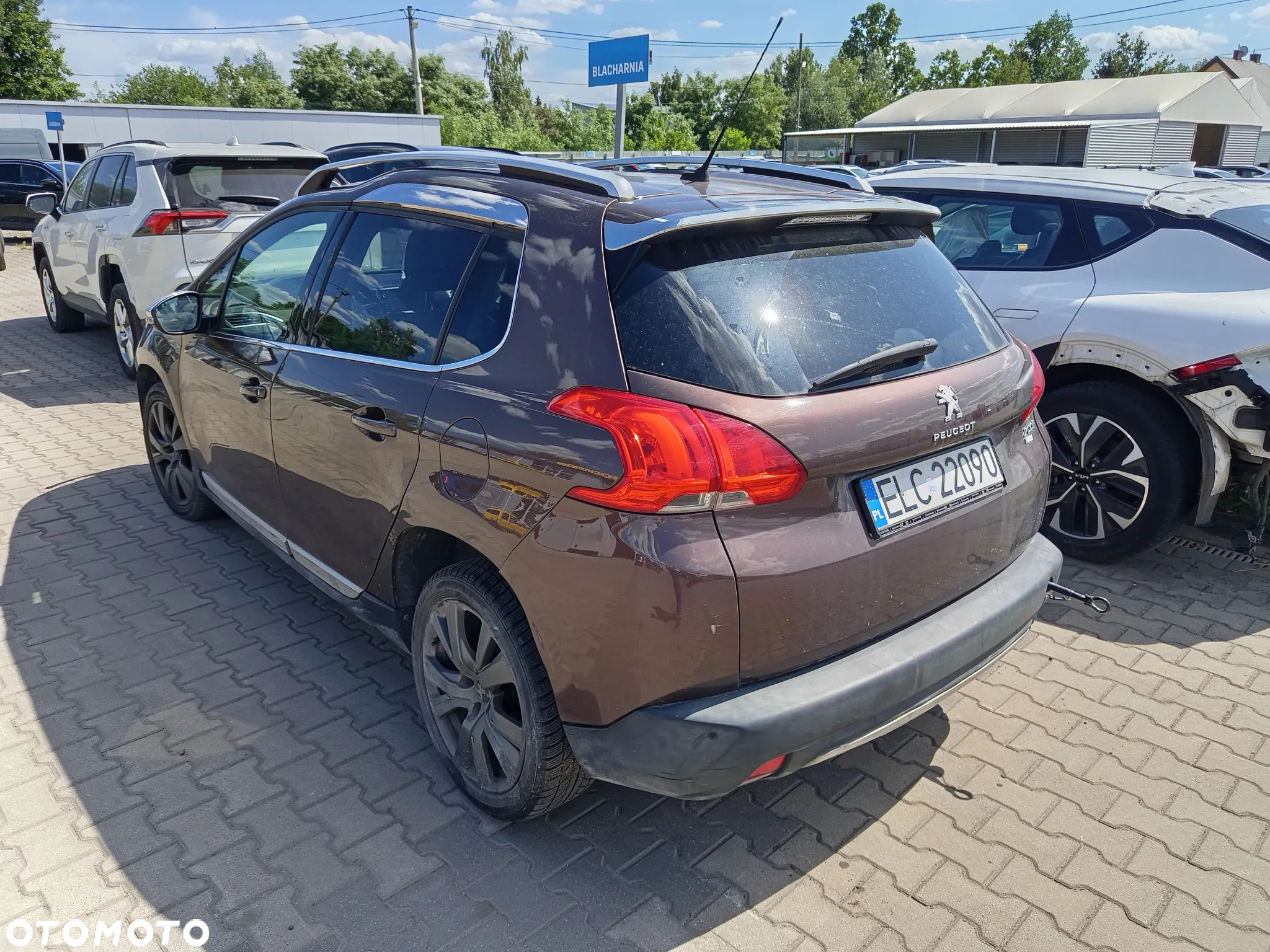 Peugeot 2008 1.6 e-HDi Allure S&S - 4