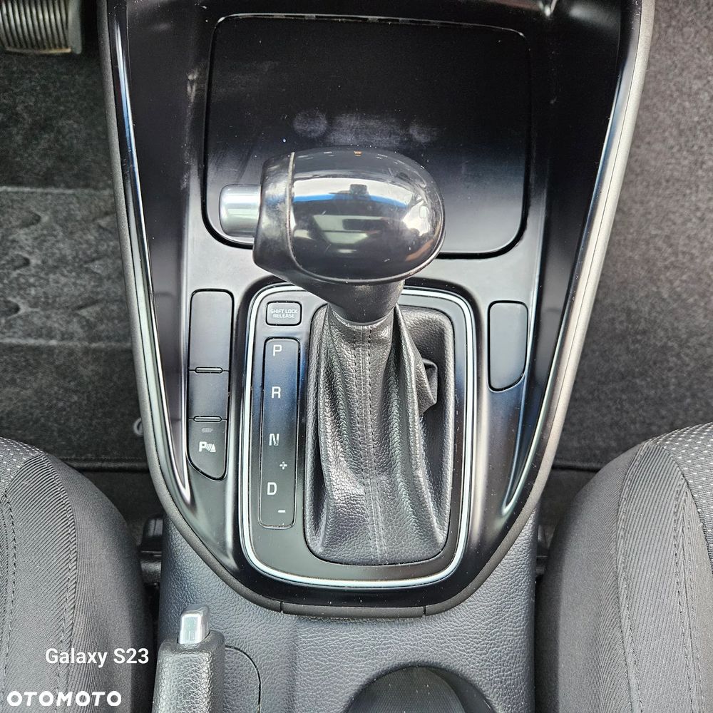 Kia Carens 1.7 CRDi 141 Dream Team Edition - 34