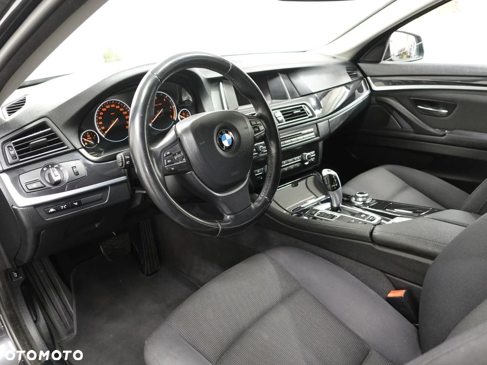 BMW Seria 5 525d xDrive Sport-Aut Modern Line - 18