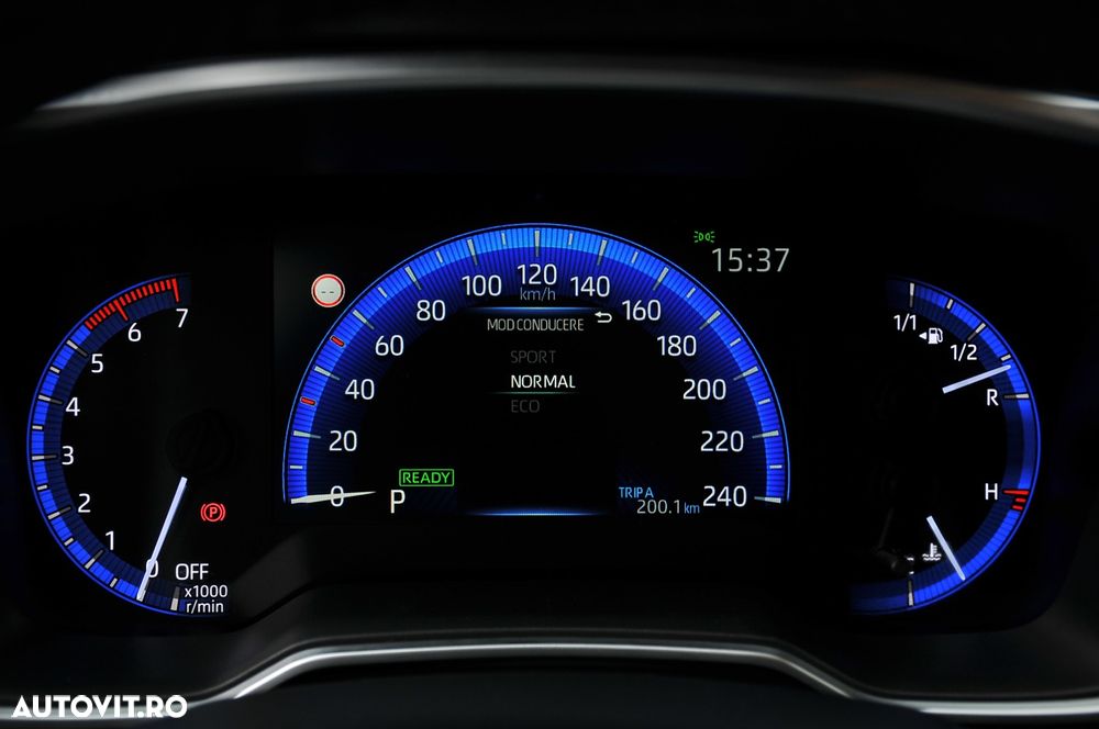 Toyota Corolla 1.8 HSD Business - 21