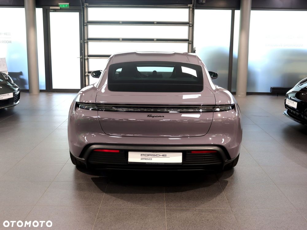 Porsche Taycan - 4