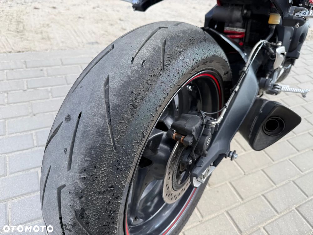 Triumph Street Triple - 9
