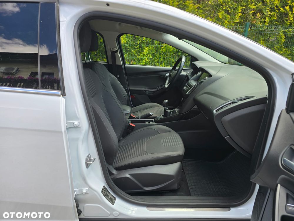 Ford Focus 1.0 EcoBoost Titanium - 32