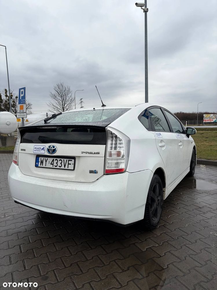 Toyota Prius 1.8 HSD Sol - 1