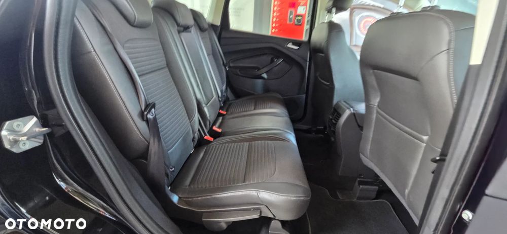Ford Kuga 1.5 EcoBoost 2x4 Titanium - 35