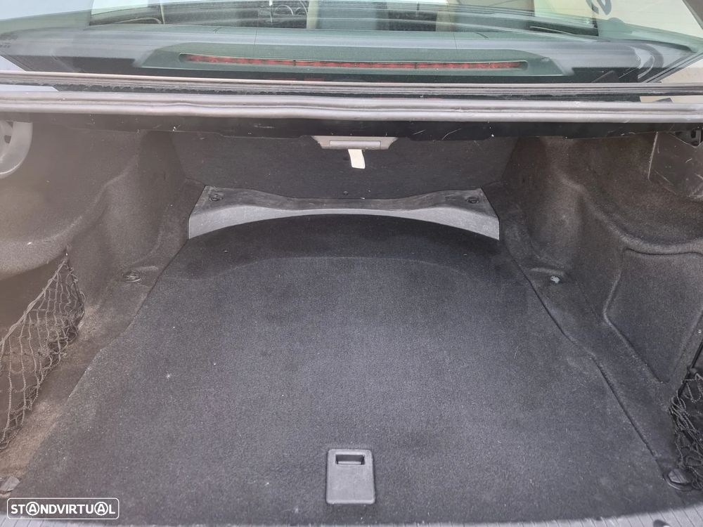 Mercedes-Benz E 250 CDI Avantgarde BlueEfficiency Auto. - 21