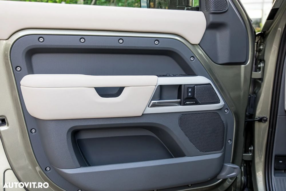 Land Rover Defender 110 3.0D 300 MHEV Hard Top SE - 17