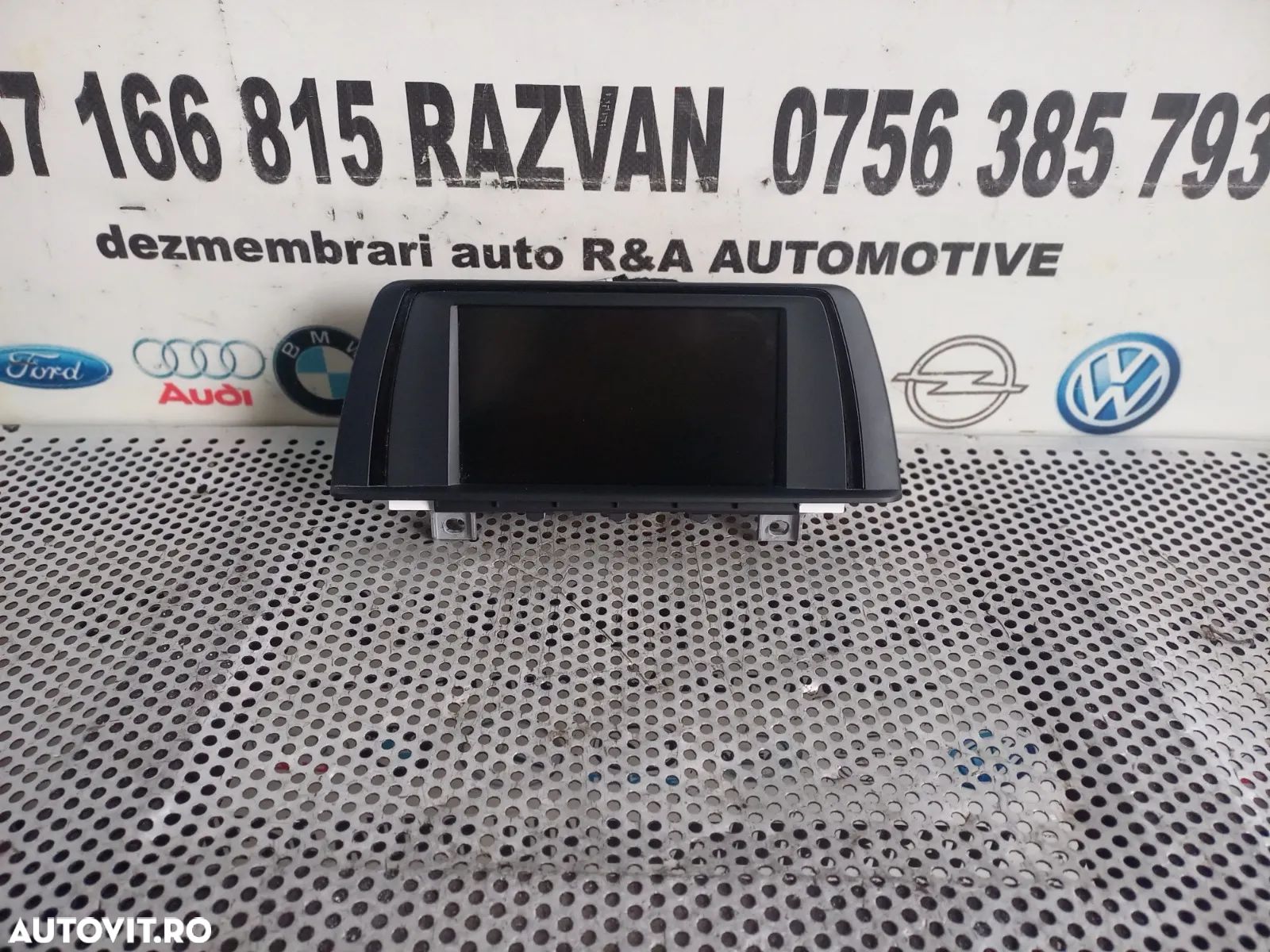 Display Radio Cd Navigatie Bmw F30 F31 Cod  Dezmembrez - Dezmembrari Arad - 1