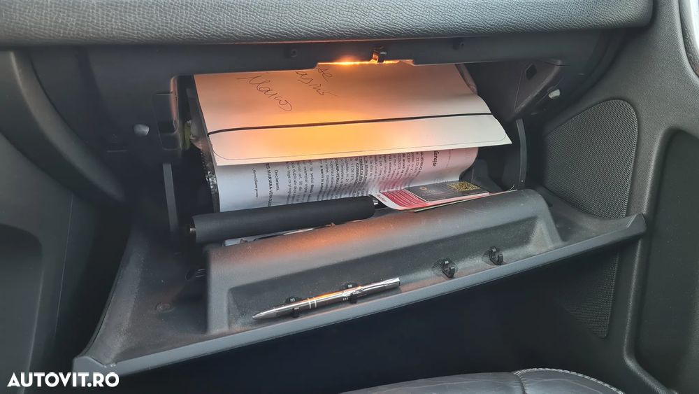 Volvo XC 60 D5AWD Ocean Race - 24