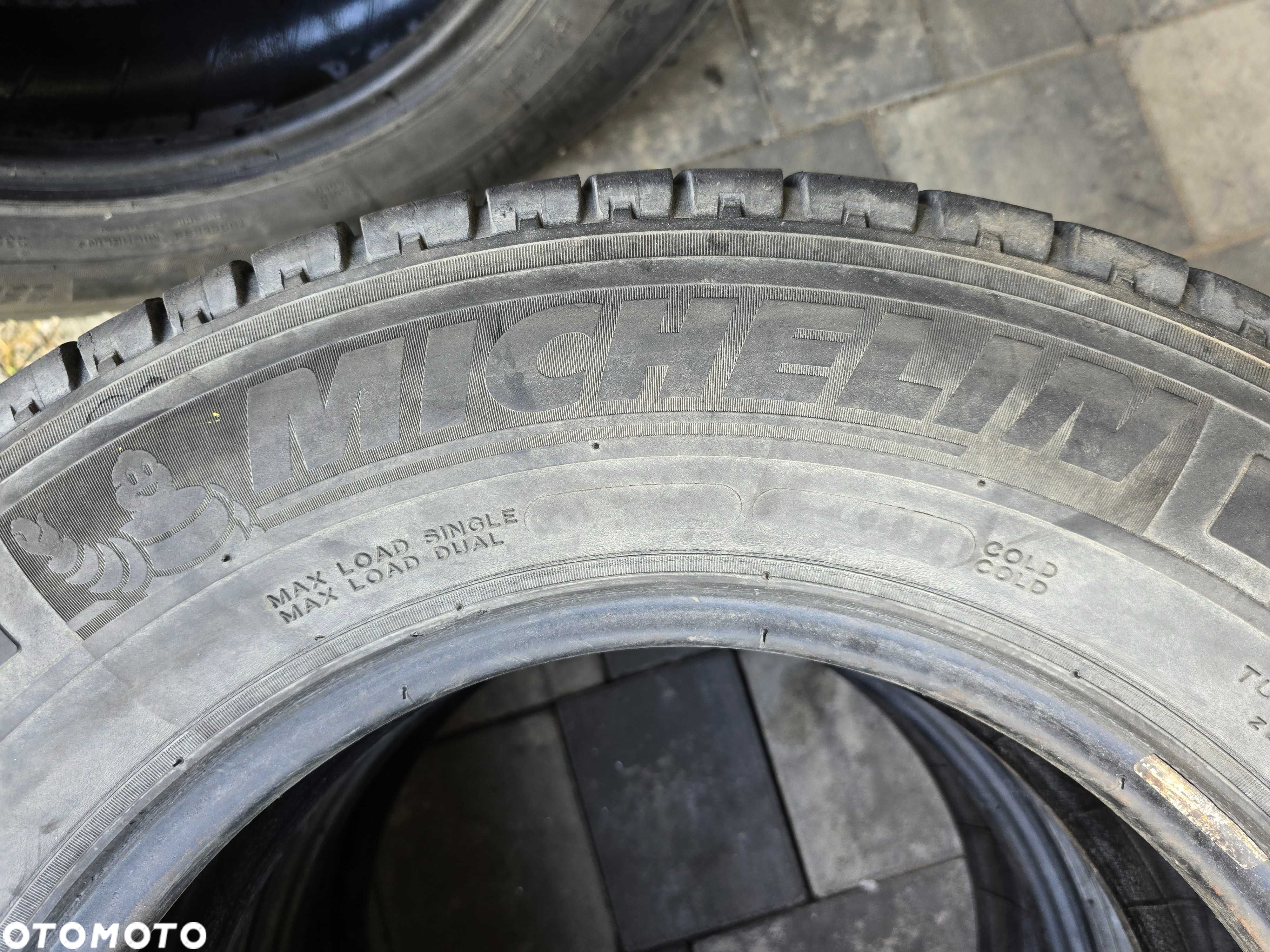 2x BUS Michelin Agilis 235/65r16C 115/113R N2665 - 2