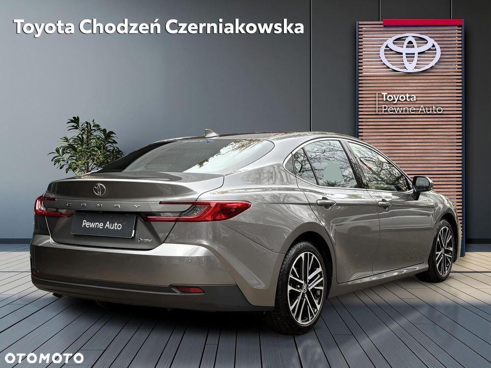Toyota Camry - 6