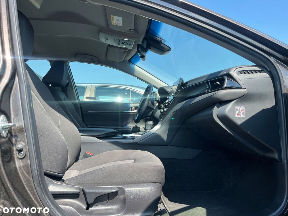 Toyota Camry 2.5 Hybrid Comfort CVT - 12