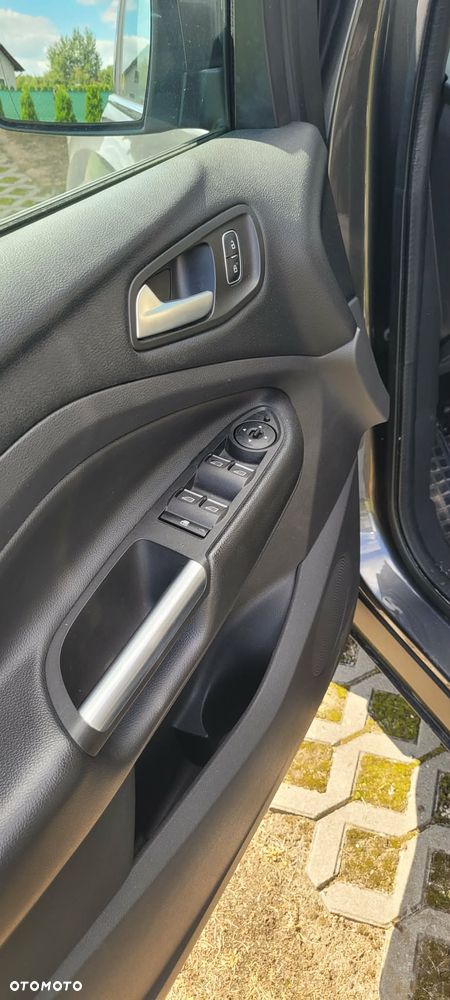 Ford Kuga 2.0 TDCi 4WD Titanium - 4