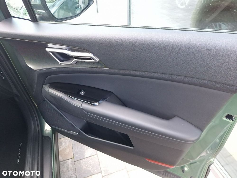 Kia Sportage 1.6 T-GDI HEV Business Line 2WD - 27
