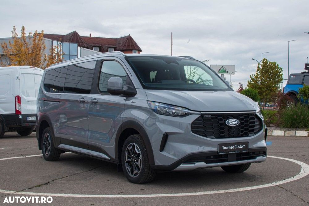 Ford Tourneo Custom - 4