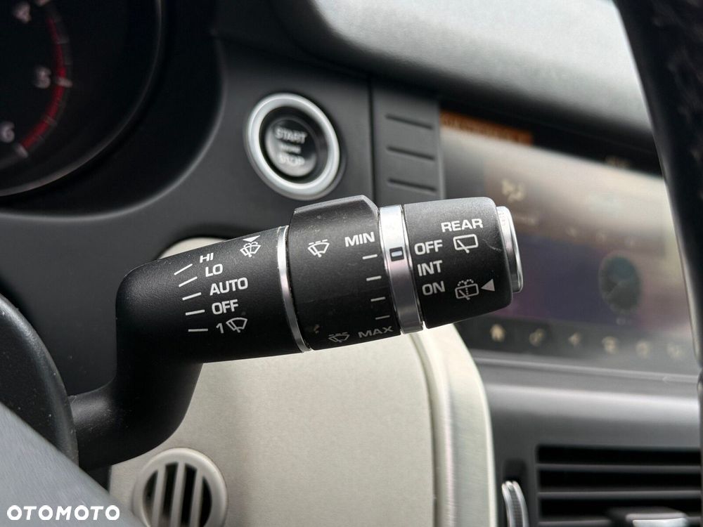 Land Rover Discovery Sport - 24