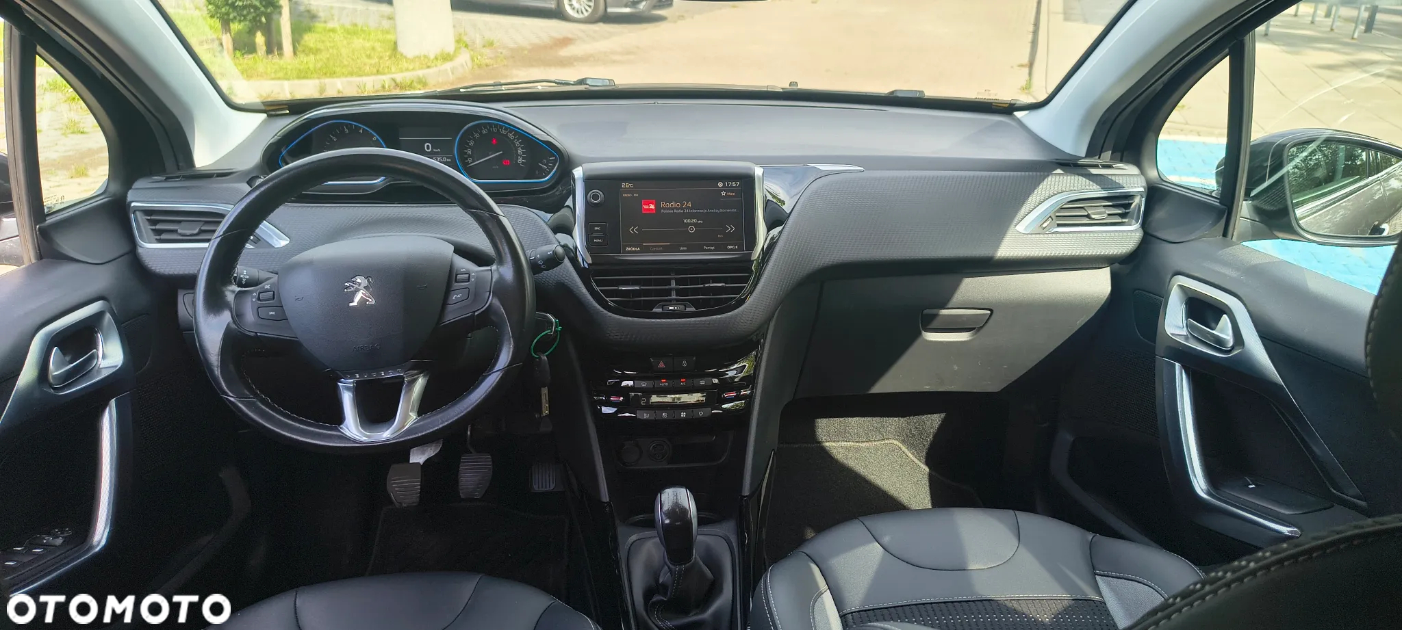 Peugeot 2008 1.2 Pure Tech Allure S&S - 10