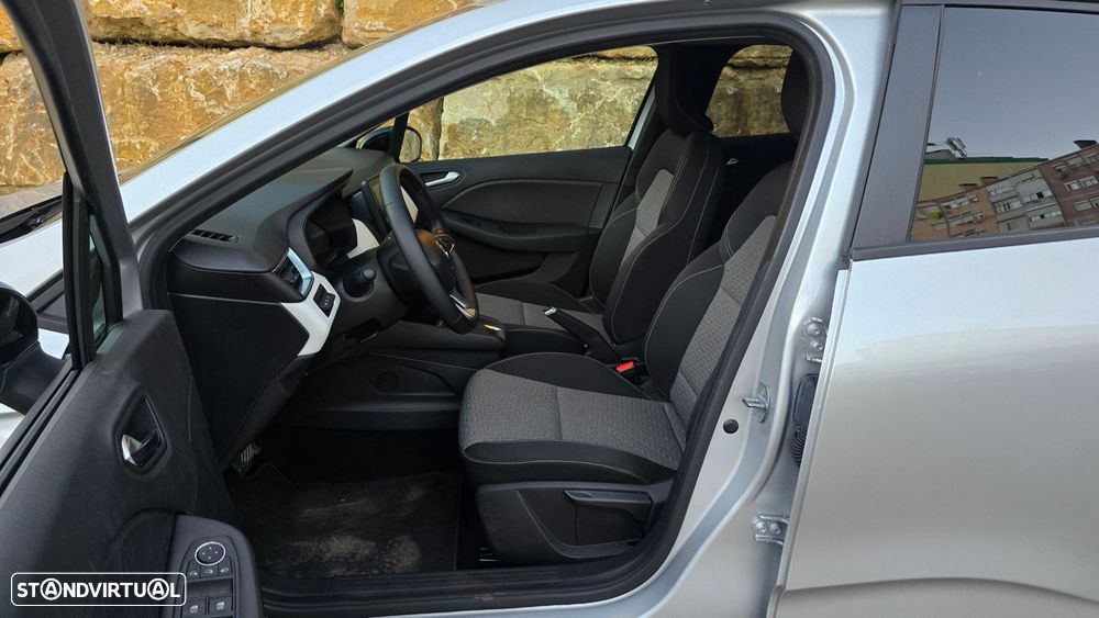 Renault Clio 1.6 E-Tech Full Hybrid Techno - 40