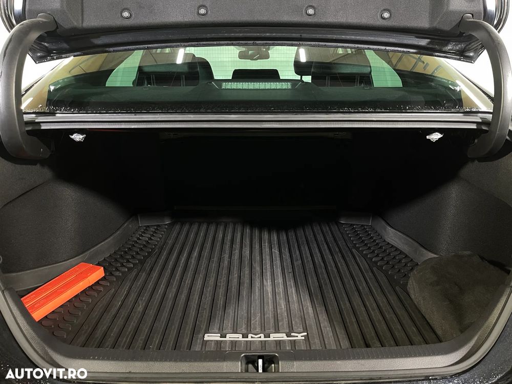 Toyota Camry 2.5 Dynamic - 13