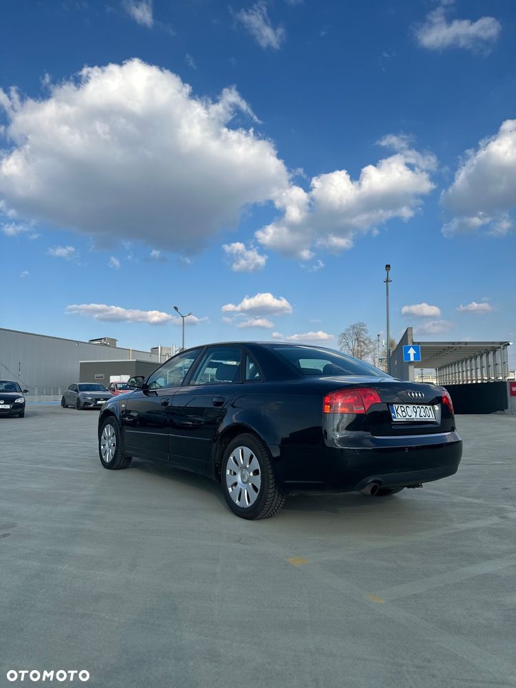 Audi A4 Limousine 2 - 6