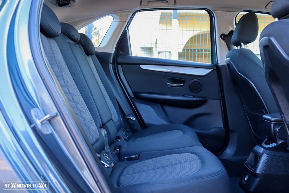 BMW 216 Active Tourer d Luxury Line - 29