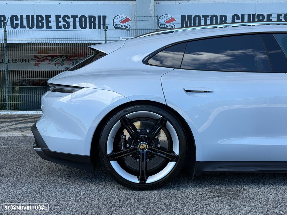 Porsche Taycan Sport Turismo Turbo S - 18
