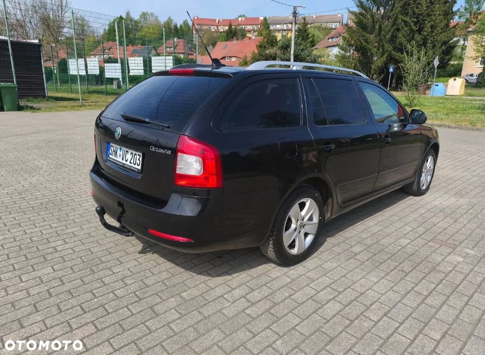 Skoda Octavia 2.0 TDI DSG Elegance - 4