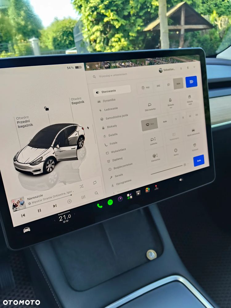 Tesla Model Y - 22