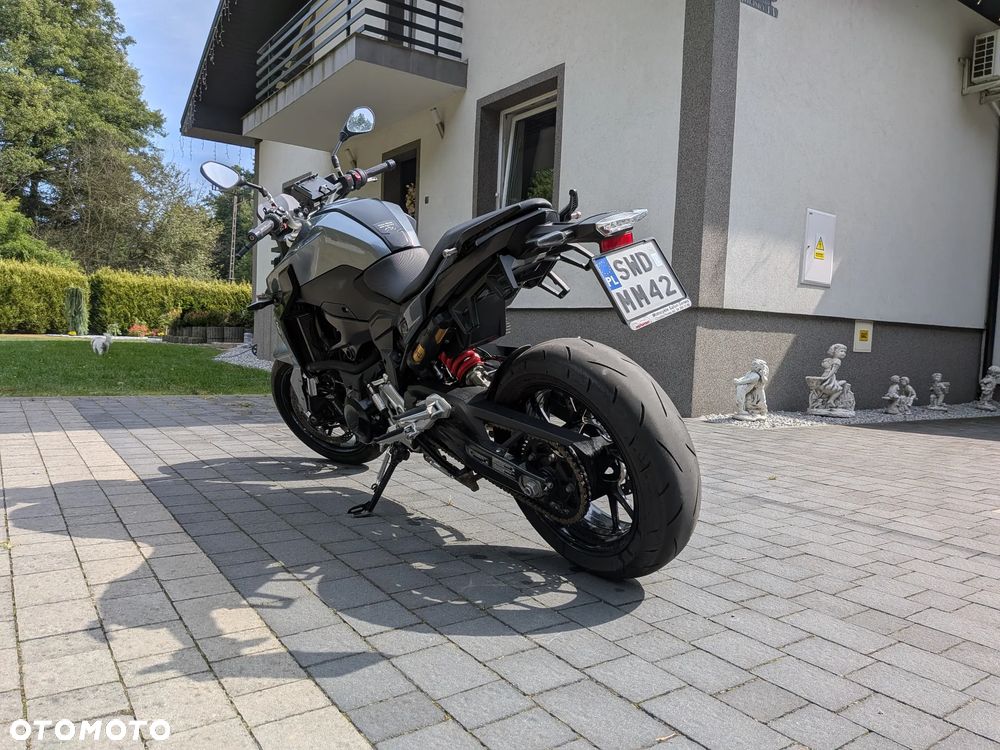 BMW F - 3