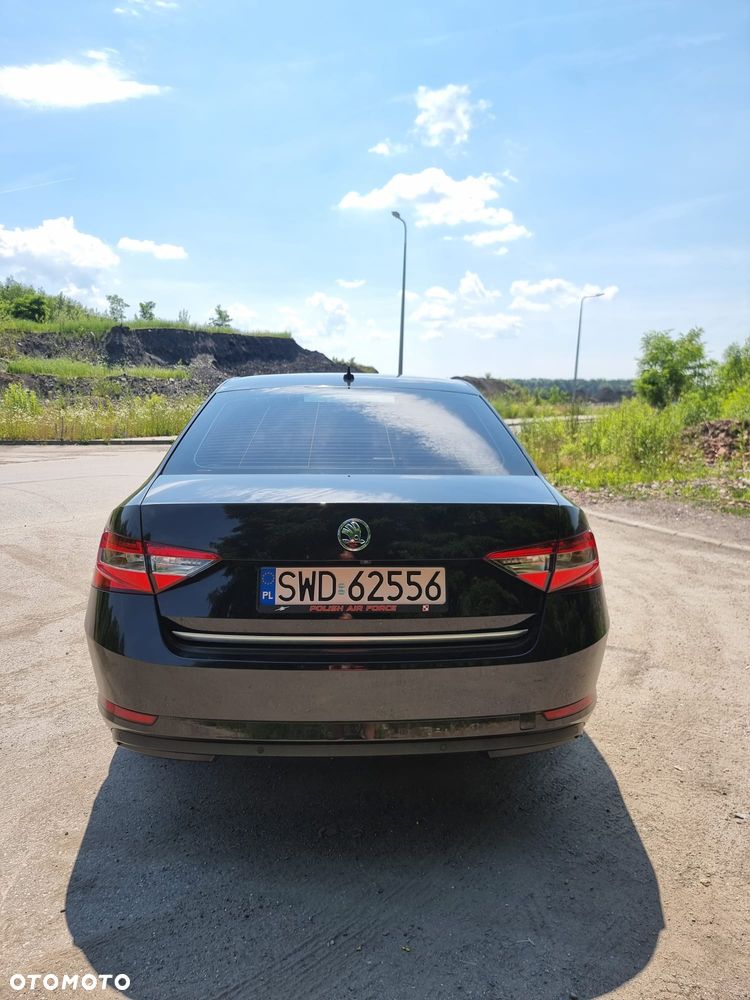 Skoda Superb 2.0 TDI Ambition DSG - 4