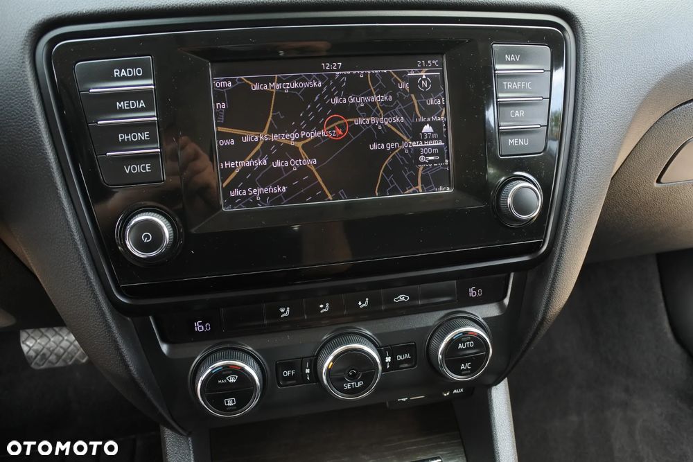 Skoda Octavia Scout 2.0 TDI 4x4 DSG - 16