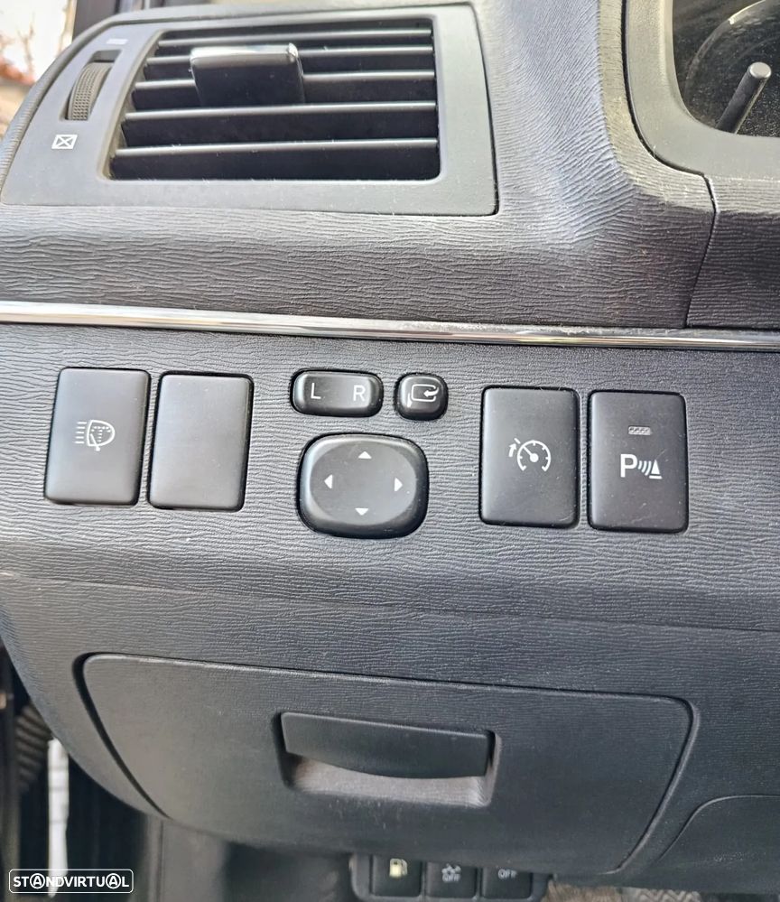 Toyota Avensis SW 2.0 D-4D Exclusive +Pele+GPS - 10