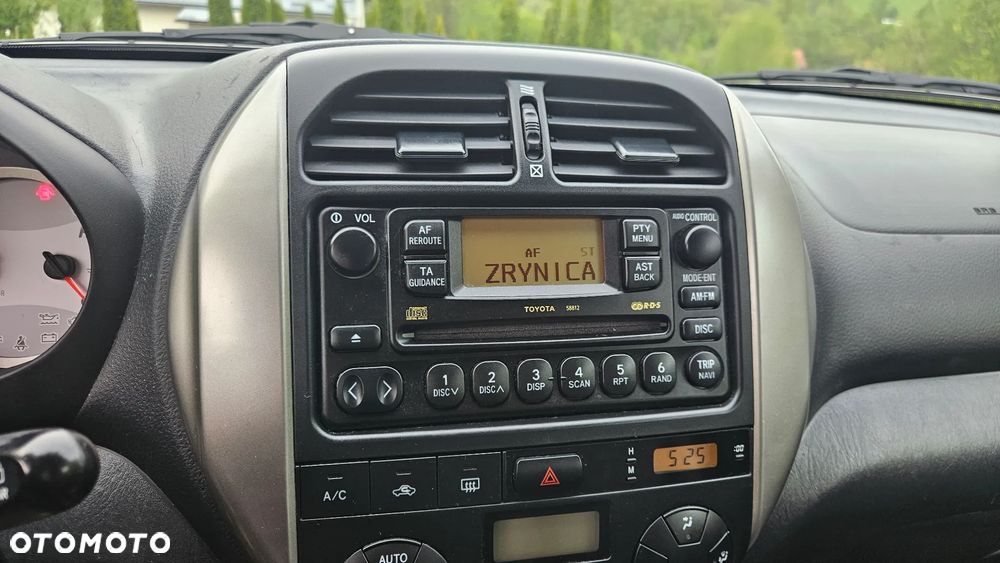Toyota RAV4 D-4D 4x4 - 12
