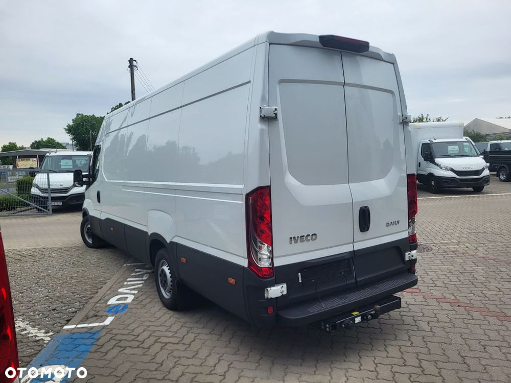 Iveco 35S16 furgon Max Długi - 14