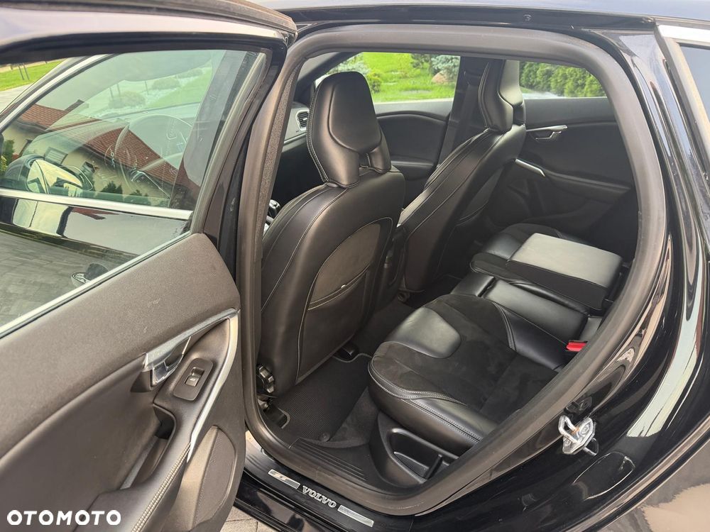 Volvo V40 D4 Drive-E R-Design Summum - 11