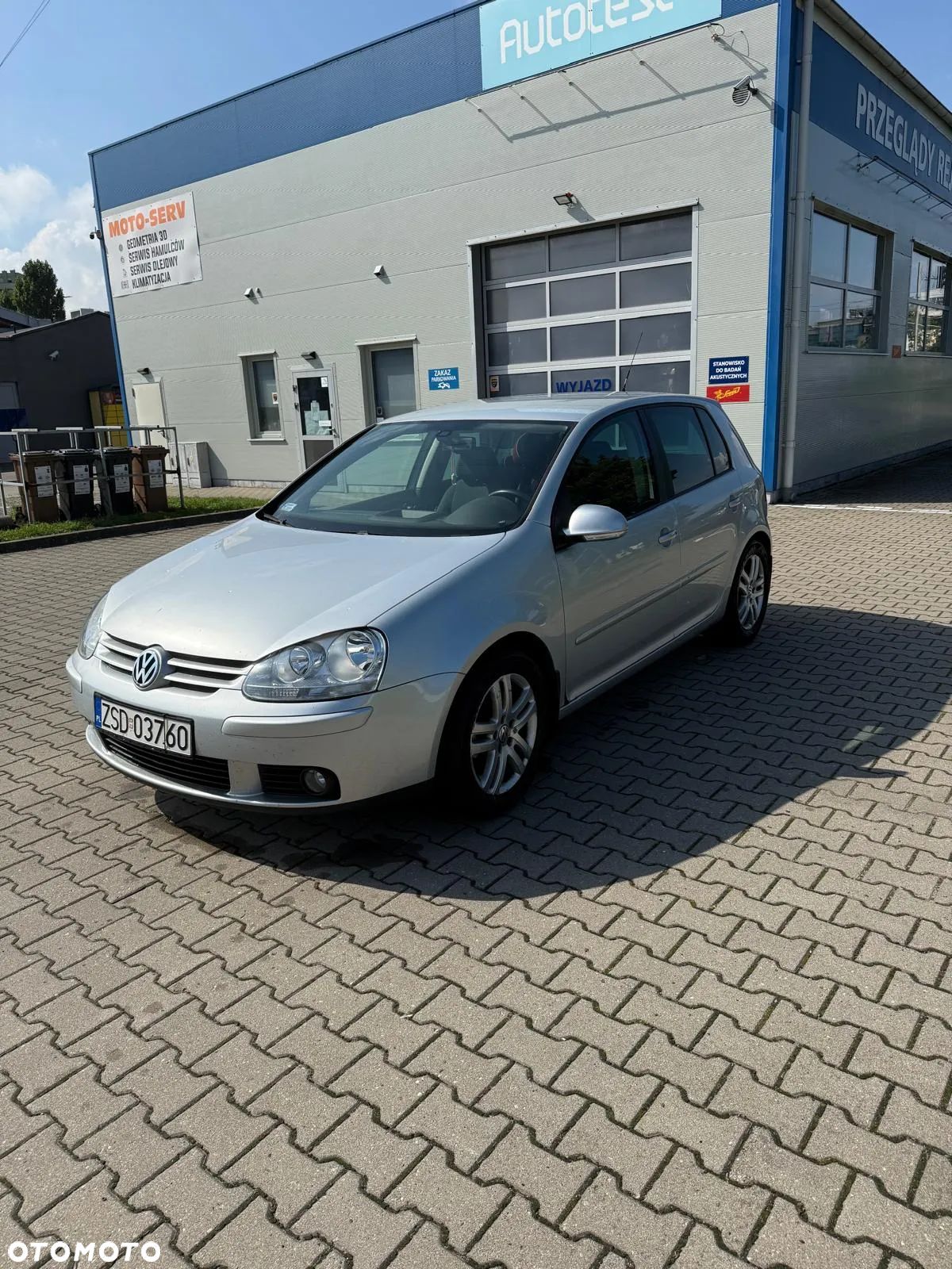 Volkswagen Golf - 1
