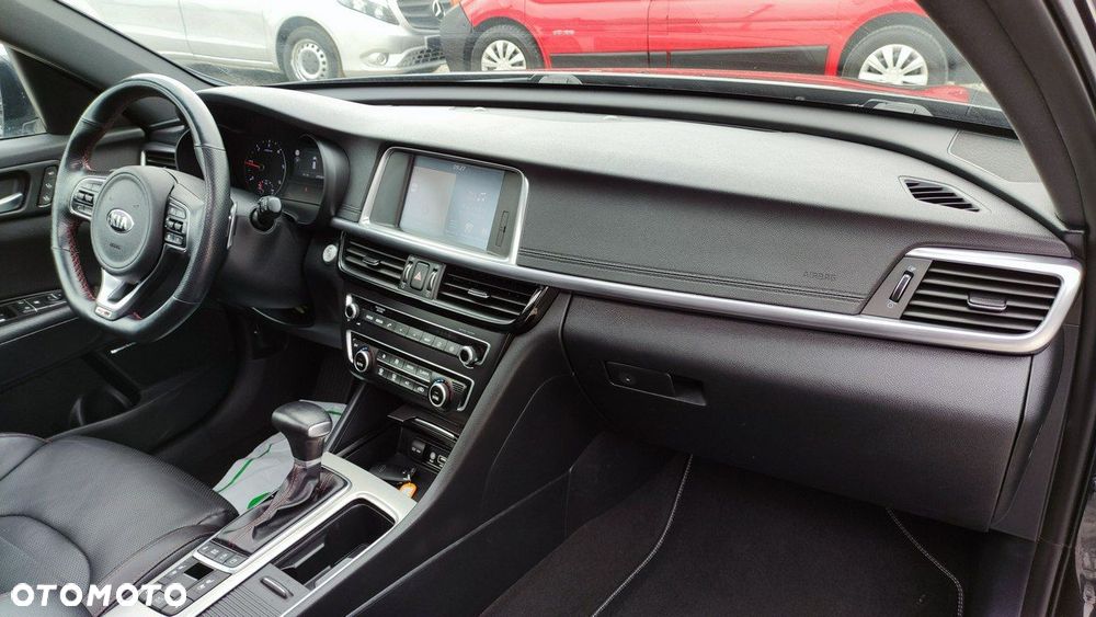 Kia Optima - 27