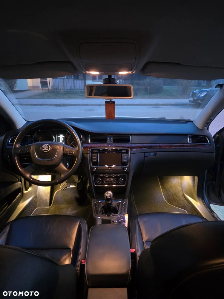 Skoda Superb 1.8 TSI Elegance - 27