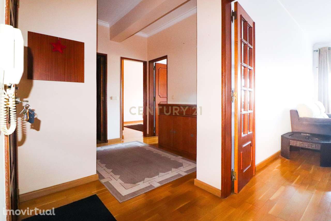 Apartamento T2 Mobilado com a Terraço no Barreiro - Grande imagem: 2/16