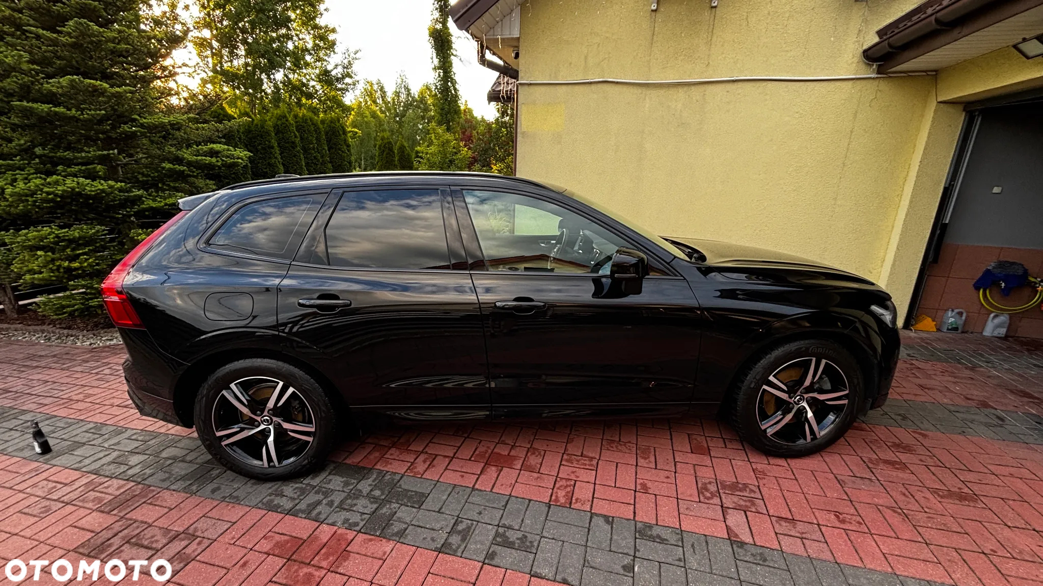 Volvo XC 60 T5 AWD R-Design - 3