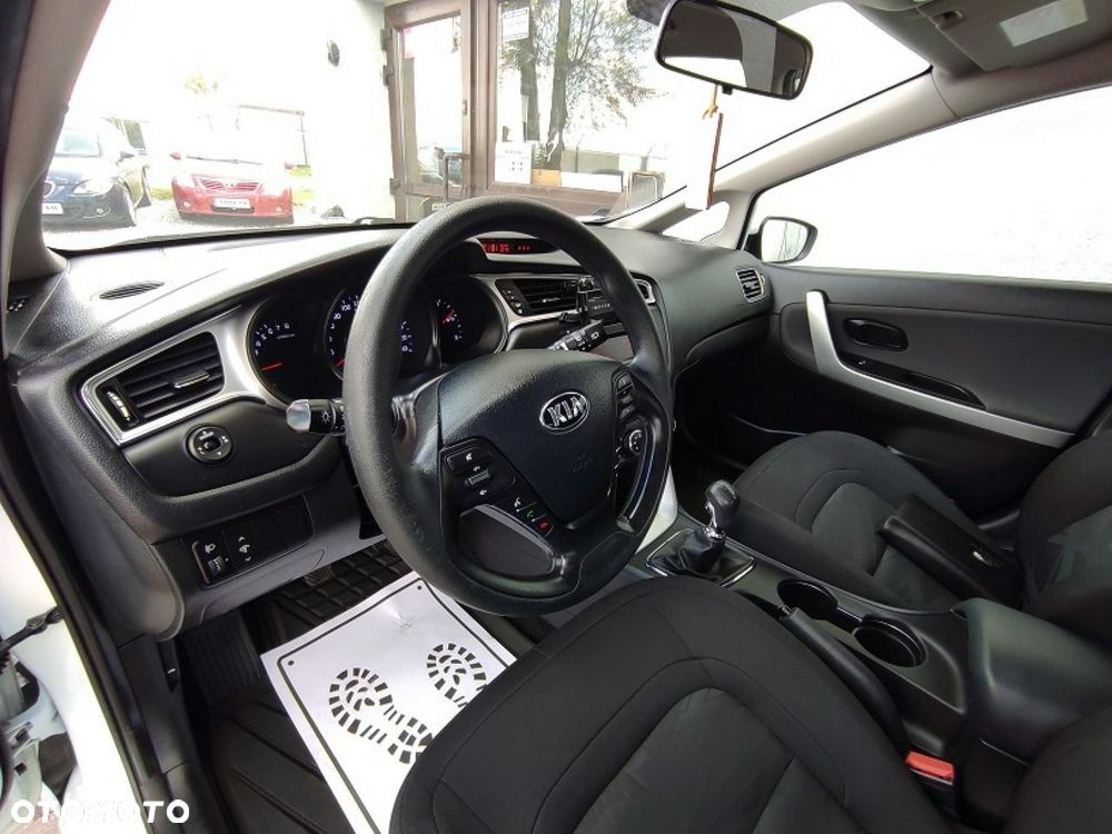 Kia Ceed - 10